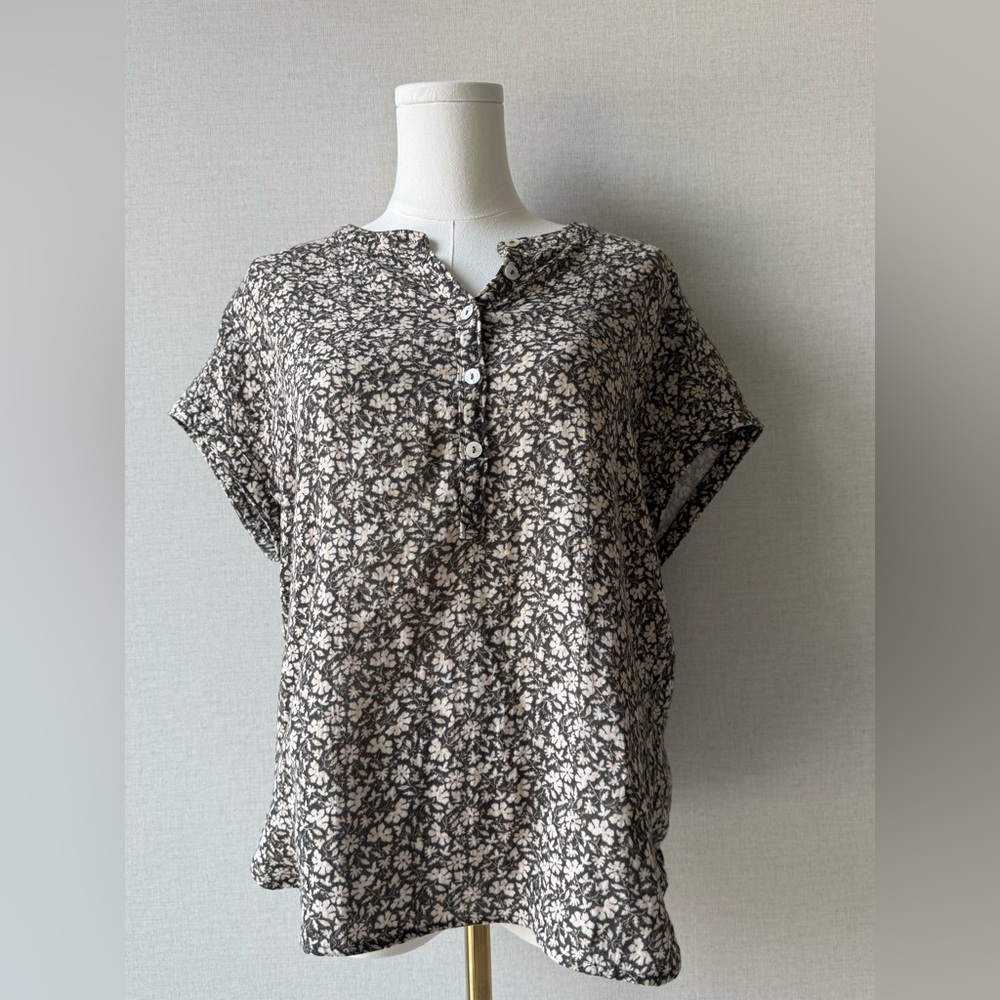 Floral Faherty Button-Front Women's Blouse - Taupe & Cream